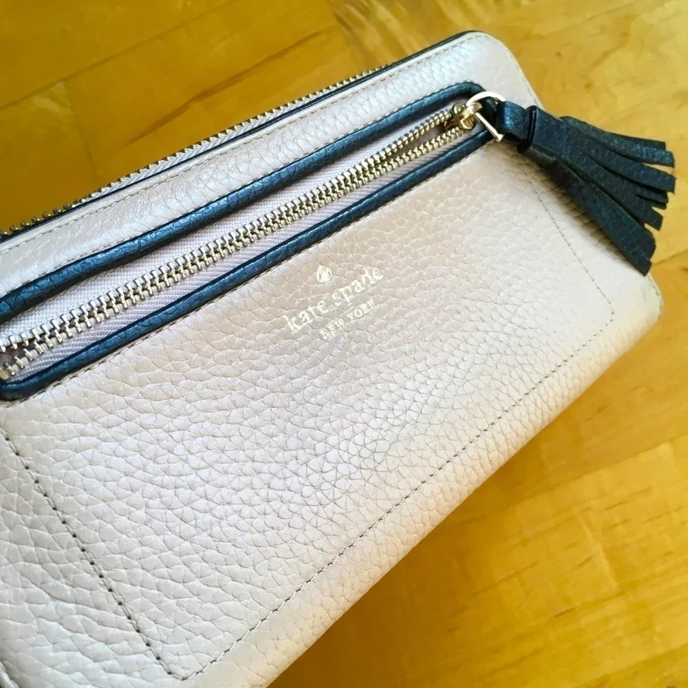 Kate Spade Wallet Zip Around Cream Beige Black